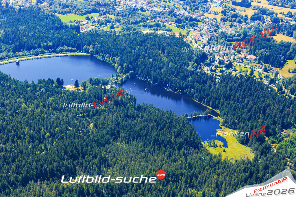 Die Luftaufnahme Fichtelsee - Fichtelgebirge wurde vom UL-Flugzeug (keine Drohne) aus fotografiert.Hohe Druck- Auflösung-die Geschenkidee!