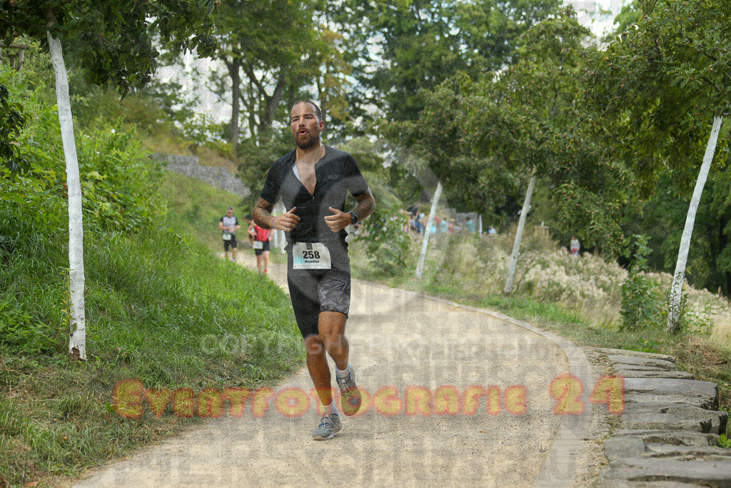 250824_1355_EX1_4280 | Sportfotografie im Rhein-Sieg Kreis, Köln, Bonn, NRW, Rheinland Pfalz, Hessen, etc. Unser Tätigkeitsfeld umfasst den Laufsport vom Volkslauf über den Marathon, Duathlon, Triathon bis zum Ultralauf wie Kölnpfad Ultra oder Schindertrail.