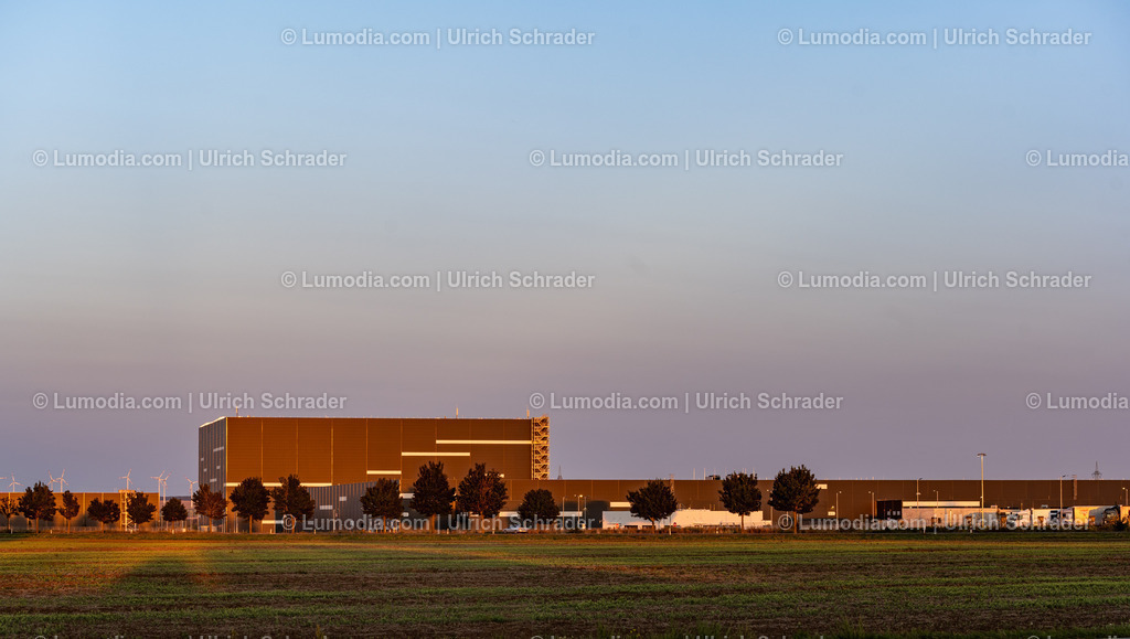 _DSC4170 - Daimler Truck Halberstadt | Stockfoto und Bilderpool mit Bildmaterial aus Deutschland, dem Harz, Halberstadt, Quedlinburg, Wernigerode und weltweit. Qualitativ hochwertige und professionelle Fotos anschauen und kaufen. - Realisiert mit Pictrs.com