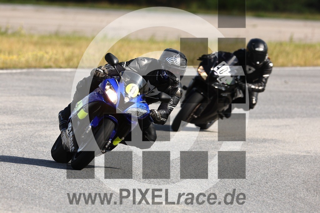 0402-20250714_01738 | Schöne Erinnerungen an spannende Momente - das festzuhalten ist unser Job. PIXELrace.de ist seit 2003 auf den Rennstrecken Europas unterwegs um die Action draußen beim Fahren und die wunderbare Stimmung imm Fahrerlager für euch einzufangen.