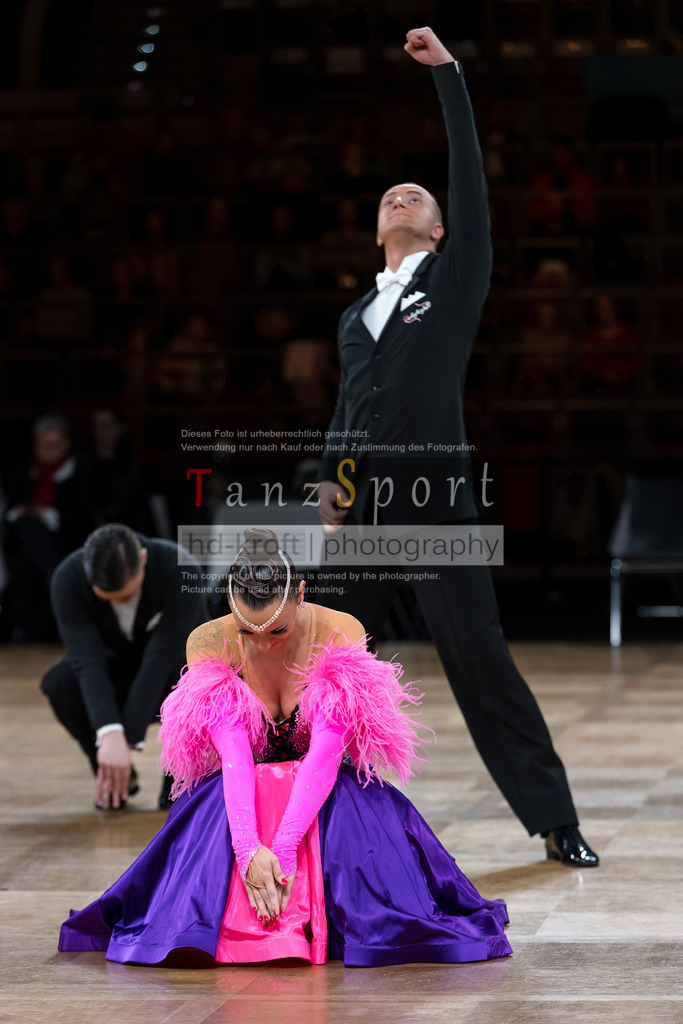 20241109_DM-Formationen_Vorrunde_2400 | Tanzsportbilder, Standardtanz, Lateintanz, WDSF, DTV, LTVB, dancecomp, goc, hessen tanzt, blaues band der spree, walzer, tango, wiener walzer, slowfox, quickstepp, samba, rumba, cha-cha-cha, paso doble. jive, hd-kroft photography, turniertanzsport