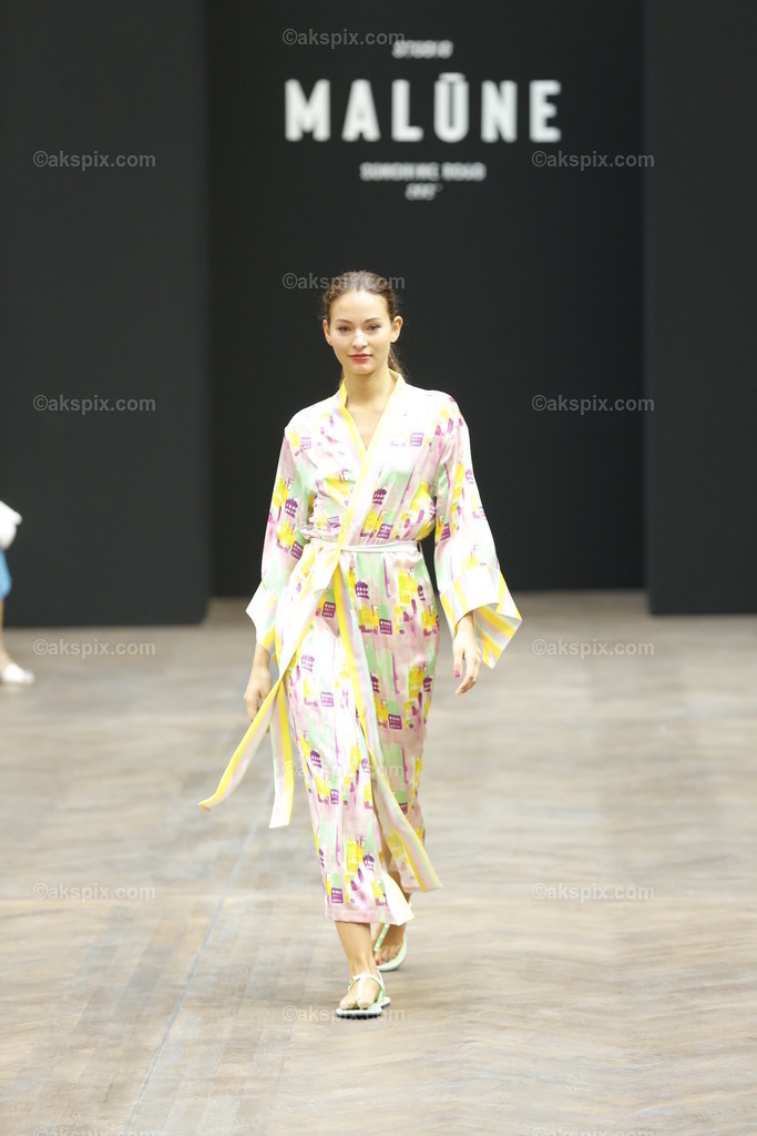 Malūne by Frida Weyer auf der  MBFW Spring/Summer 2023 | Mercedes-Benz Fashion Week (MBFW)  Frühling / Sommer 2023 im Hotel Telegraphenamt Berlin in Berlin-Mitte. Die Kollektionen von Malūne by Frida Weyer auf der MBFW Spring/Summer 2023. Das Bild zeigt Models mit der Kollektion von Malūne by Frida Weyer.