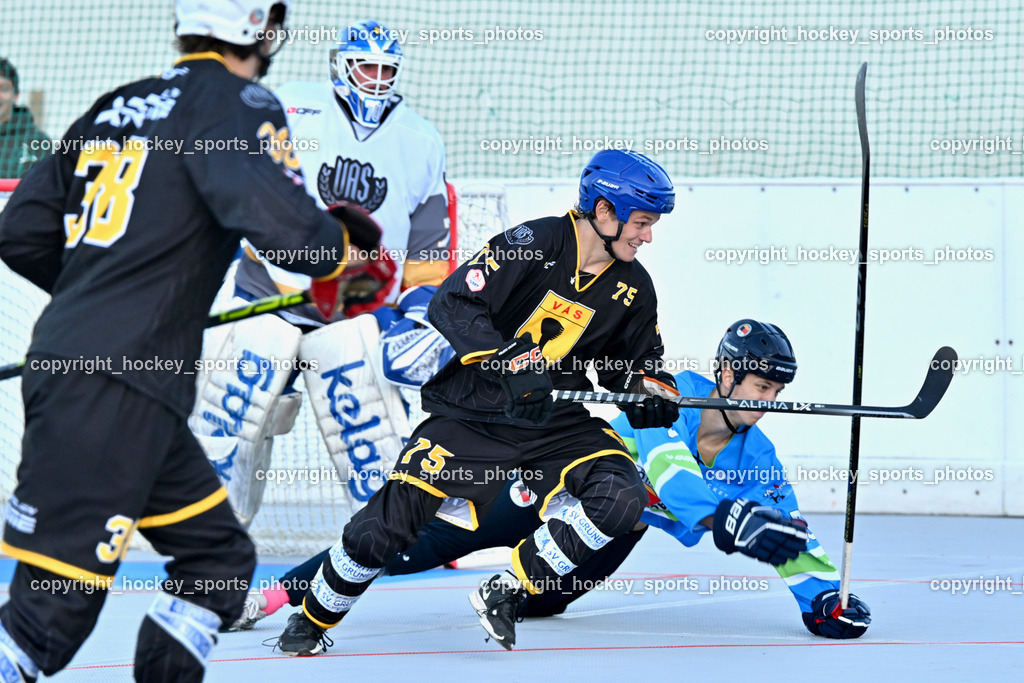 VAS Ballhockey Villach vs. ASKÖ Villach Ballhockey | #75 Wohlfahrt Benjamin VAS Ballhockey Villach, #53 Nindler Elias SV ASKÖ Ballhockey, VAS Ballhockey Villach vs. ASKÖ Villach Ballhockey , VAS Ballhockey Villach vs. ASKÖ Villach Ballhockey  am 13.05.2026 in Villach (Alpen Arena ), Austria, (Photo by Bernd Stefan)