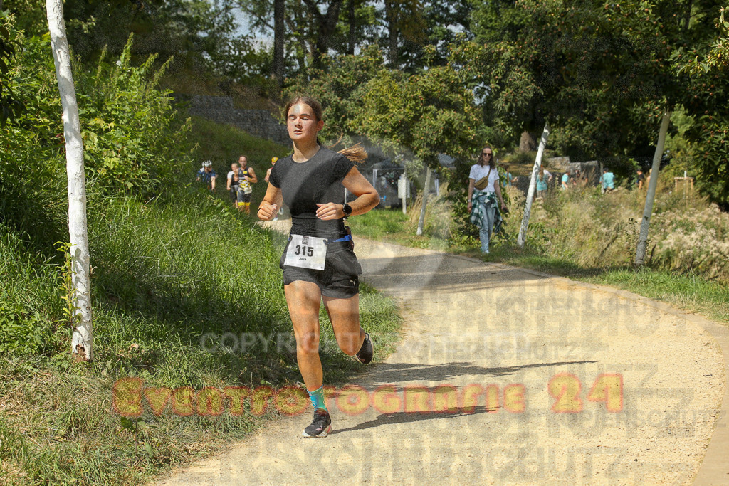 250824_1331_EX1_2703 | Sportfotografie im Rhein-Sieg Kreis, Köln, Bonn, NRW, Rheinland Pfalz, Hessen, etc. Unser Tätigkeitsfeld umfasst den Laufsport vom Volkslauf über den Marathon, Duathlon, Triathon bis zum Ultralauf wie Kölnpfad Ultra oder Schindertrail.
