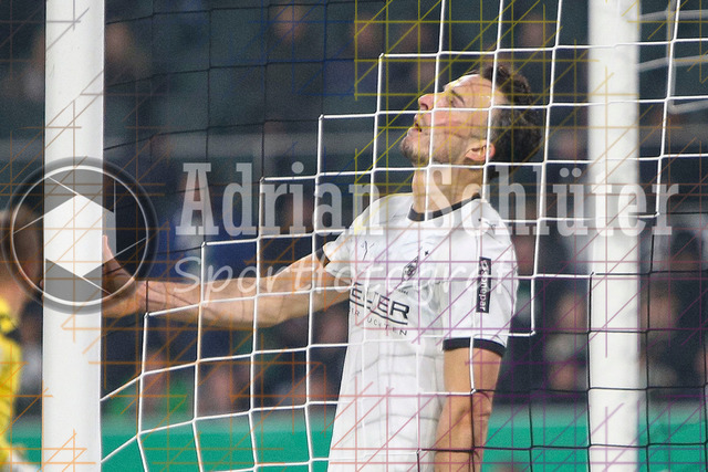 Borussia Mönchengladbach vs Karlsruher SC - DFB-Pokal 2. Runde | Mönchengladbach, Deutschland, 28.10.25:   Haris Tabakovic (Borussia Mönchengladbach) ist enttäuscht waehrend des Spiels der DFB-Pokal 2. Runde zwischen Borussia Mönchengladbach vs Karlsruher SC im Stadion im Borussia Park(Foto von Brauer-Fotoagentur / Adrian Schlueter)