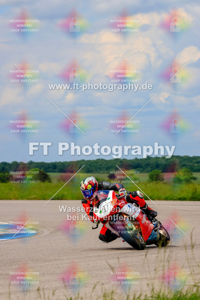 MotoTeam-1126 | Hier findet Ihr Bilder von Touristenfahrten auf der Nürburgring Nordschleife oder von anderen Veranstaltungen die ich besucht habe. Viel Spass beim Durch Schauen 