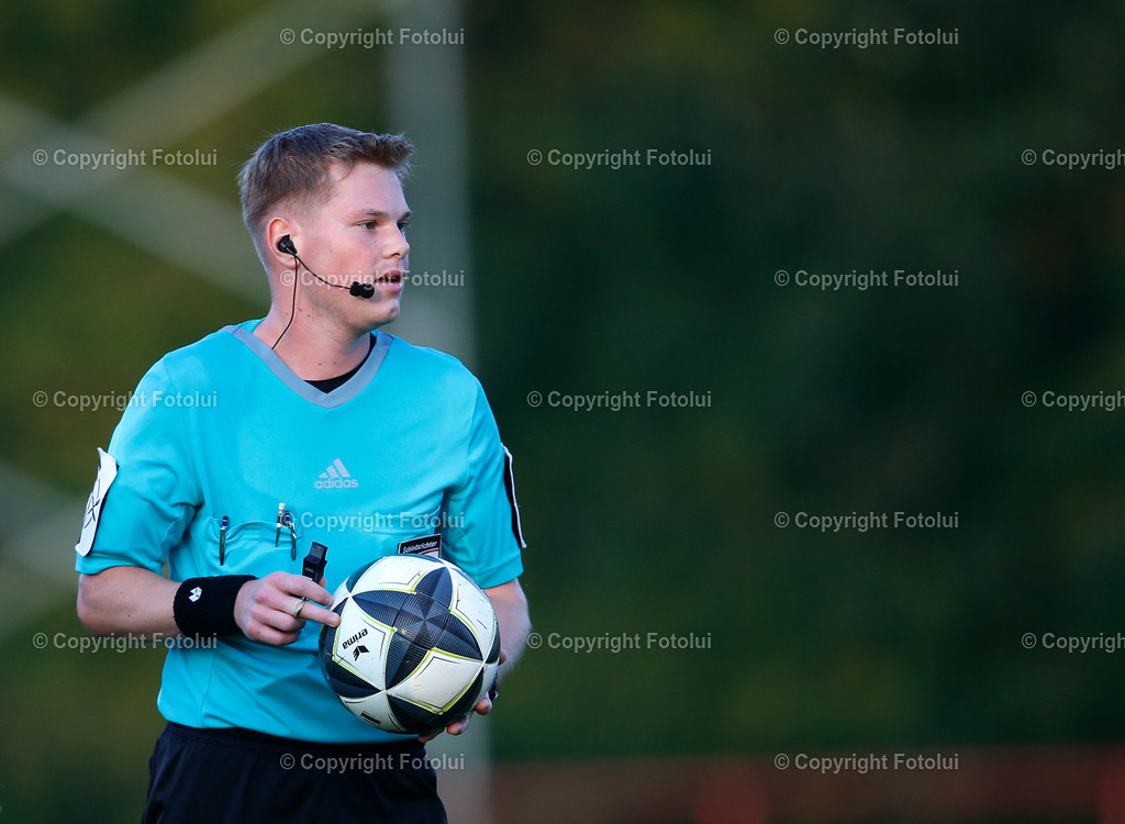 A_LUI_181025_37 | SPORT,FUSSBALL,REGIONALLIGA MITTE ASKOE OEDT-UNION GURTEN 18.10.2025 IM BILD: SCHIEDSRICHTER PHILIP GILLESBERGERFOTO:FOTOLUI