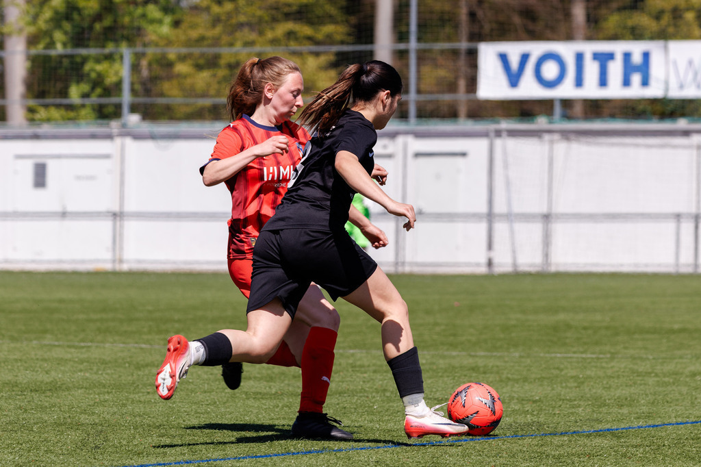 20260426-FCH-Hohenmemmingen_064 | 1.FC Heidenheim 1846 II vs. SGM Hohenmemmingen/Sontheim, Fußball, Frauen, Bezirksliga Meisterrunde, 2025/2026, 1. Spieltag, 26.04.2026 in Heidenheim, Kunstrasen b. Voith-Arena West(Foto: Michael Bulling) - Realisiert mit Pictrs.com