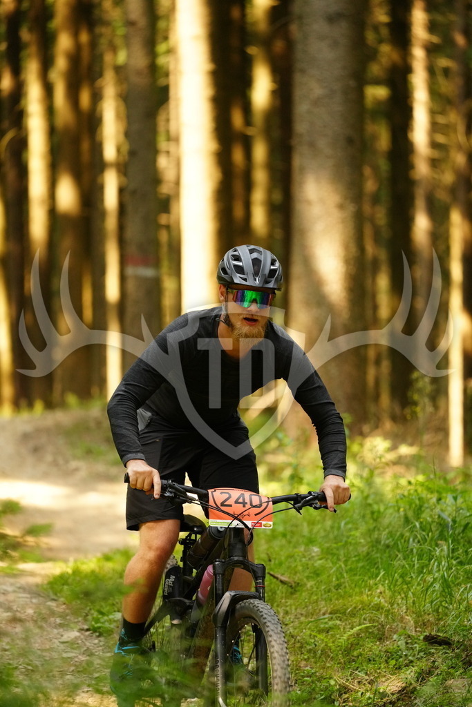 FC103085 | Fotogalerie der Treibjagd im Dunkelwald - Dein MTB Etappenrennen im Erzgebirge - Realisiert mit Pictrs.com