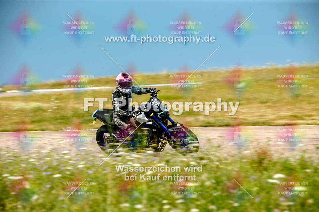 Chambley Juli-0679 | Hier findet Ihr Bilder von Touristenfahrten auf der Nürburgring Nordschleife oder von anderen Veranstaltungen die ich besucht habe. Viel Spass beim Durch Schauen 