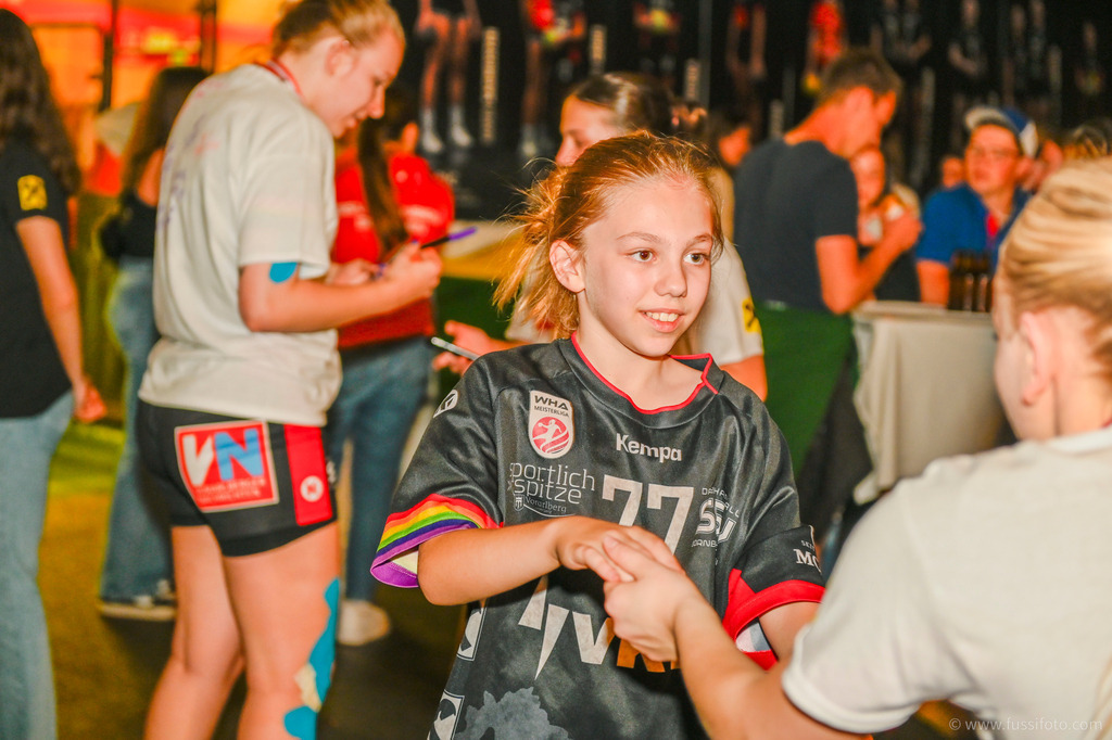 _DSC0185 | "Fussifoto.com – Ihr Ansprechpartner für hochwertige Fotografie! Entdecken Sie kreative Bilder und professionelle Dienstleistungen. Kontaktieren Sie uns für Ihre Projekte!"