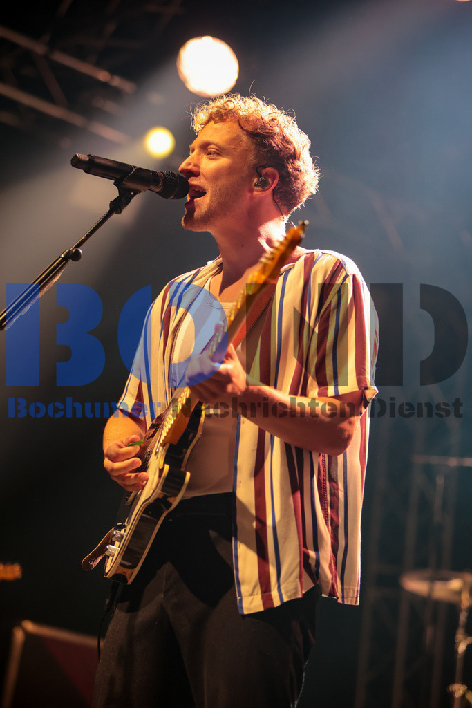 Zeltfestival Ruhr 2024 - Joris  {date} -  | {headline}(Foto: Sebastian Sendlak / BOND) - Realisiert mit Pictrs.com