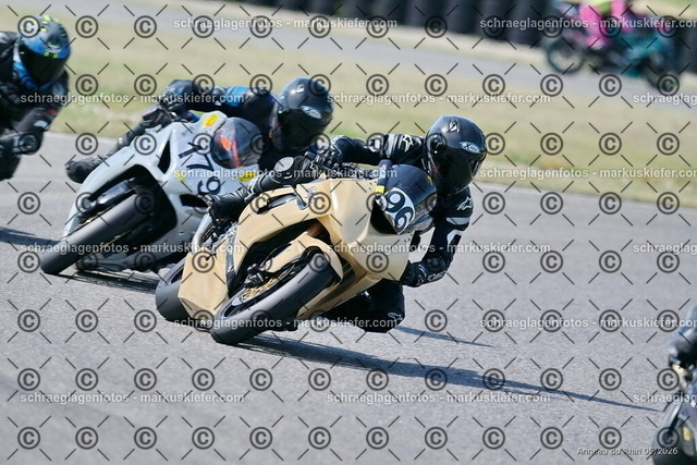 26BT02-0556 | markuskiefer.com - Realisiert mit Pictrs.com