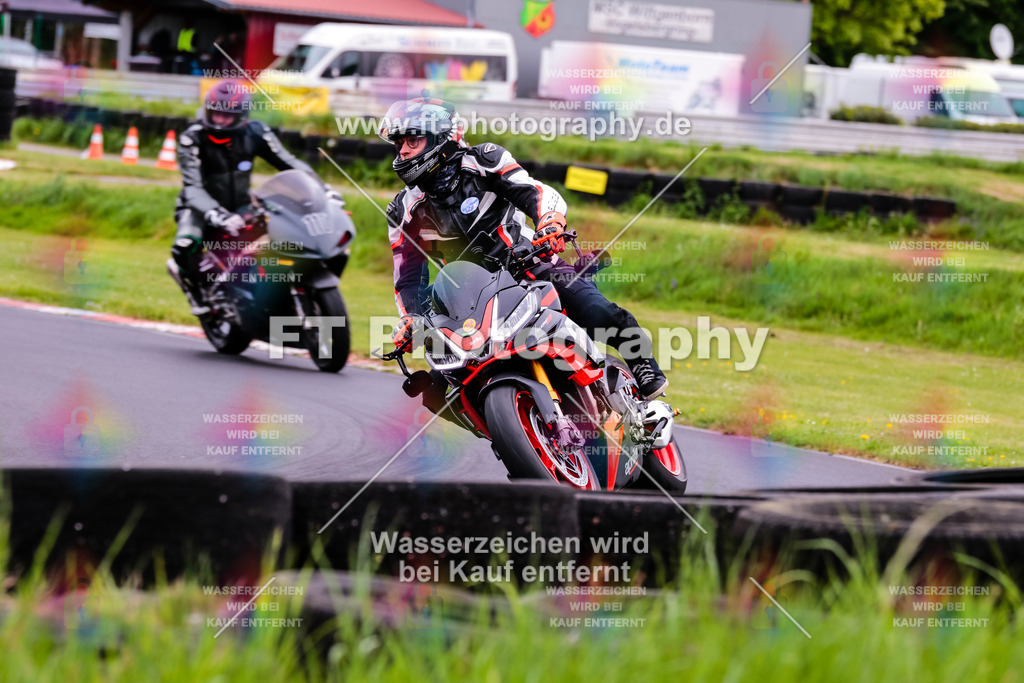 MotoTeamVBK-20371 | Hier findet Ihr Bilder von Touristenfahrten auf der Nürburgring Nordschleife oder von anderen Veranstaltungen die ich besucht habe. Viel Spass beim Durch Schauen 