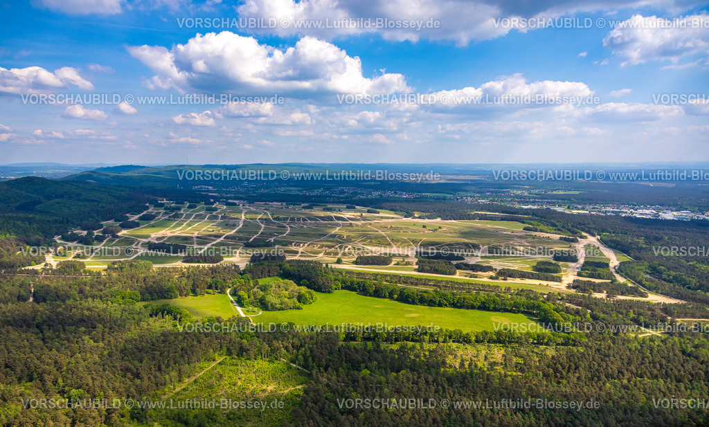 Augustdorf240505536Senne | Luftbild, Augustdorfer Dünenfeld, Senne Naturschutzgebiet NSG, Heidelandschaft, Fernsicht und blauer Himmel mit Wolken, Währentrup, Oerlinghausen, Ostwestfalen, Nordrhein-Westfalen, Deutschland