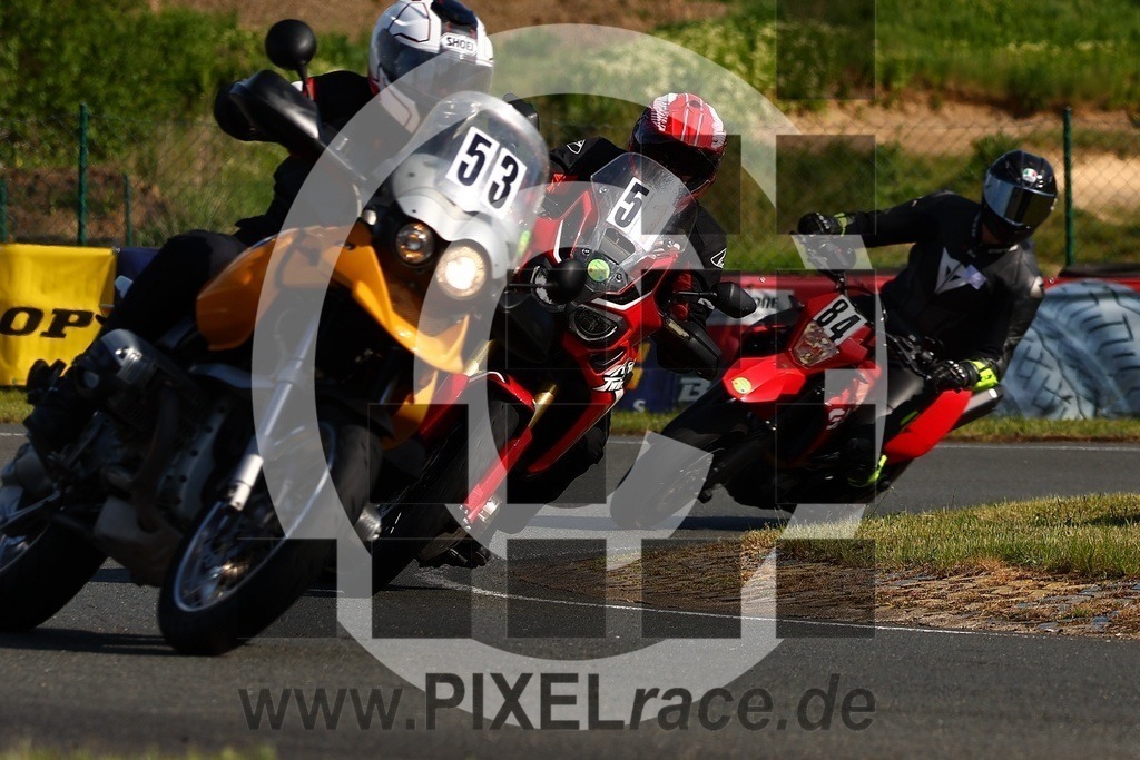 0053-20250510_01845 | Schöne Erinnerungen an spannende Momente - das festzuhalten ist unser Job. PIXELrace.de ist seit 2003 auf den Rennstrecken Europas unterwegs um die Action draußen beim Fahren und die wunderbare Stimmung imm Fahrerlager für euch einzufangen.