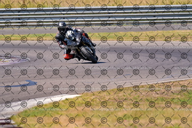 26bt05-0625 | markuskiefer.com - Realisiert mit Pictrs.com