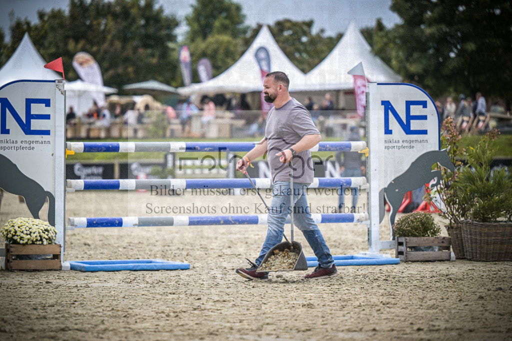 DOS_0842 | Entdecke hochwertige Reitturnierfotos von Foto Oger. Professionell, emotional und authentisch – jetzt Lieblingsmomente im Shop bestellen.Deutschlandweite Turnierfotografie. - Realisiert mit Pictrs.com