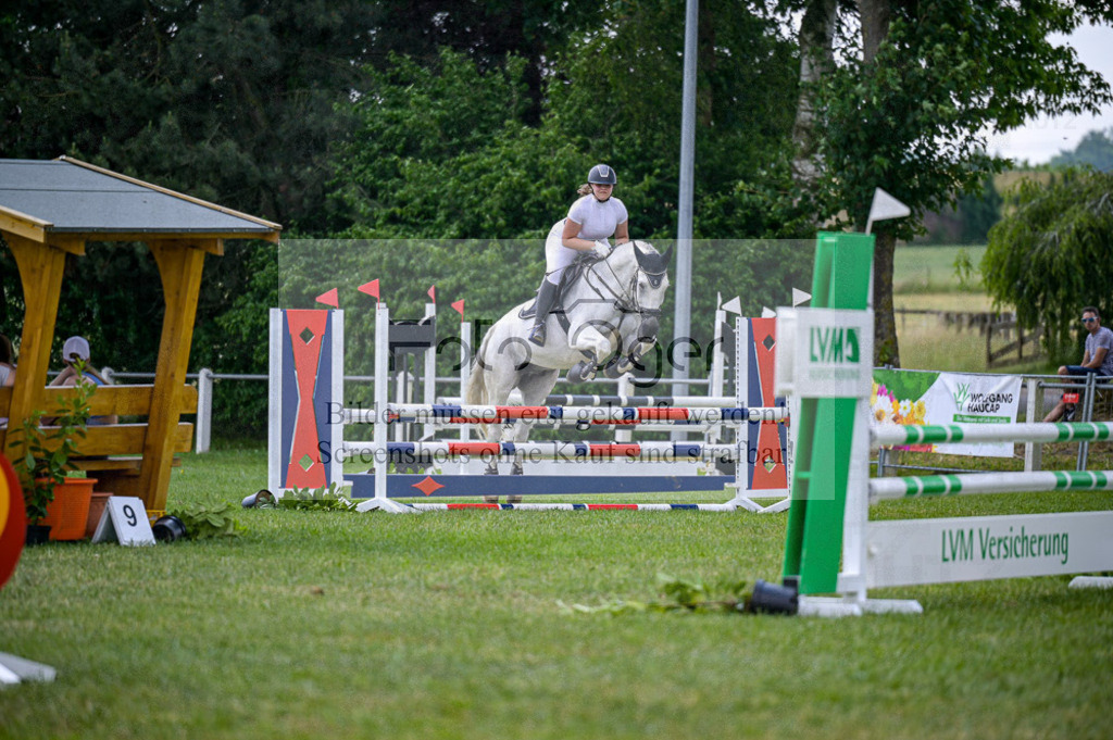 Reitturnier Voxtrup | Entdecke hochwertige Reitturnierfotos von Foto Oger. Professionell, emotional und authentisch – jetzt Lieblingsmomente im Shop bestellen. - Realisiert mit Pictrs.com