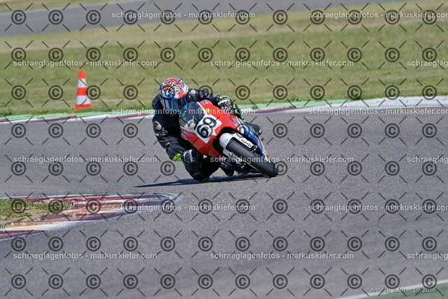 26BT01-1725 | 069 - Realisiert mit Pictrs.com