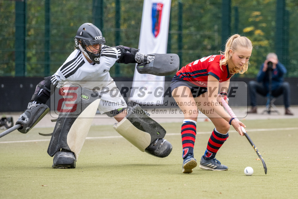 SFE_20231022_0182 | Deutsche Meisterschaft Weibliche U16 Finale Berliner HC - Harvestehuder THC am 22.10.2023 in Köln (Düsseldorfer Hockeyclub 1905 e.V.), Photo: Stephan Fehrmann 2023 (Sports-Gallery)