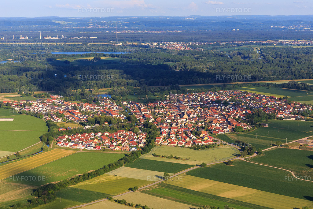 Luftbild: Ortsansicht aus Nordwesten in Leimersheim im Bundesland Rheinland-Pfalz in Deutschland. Foto: IMG_080741.jpg vom 13.06.2015 durch Werner Riehm/FLY-FOTO.de