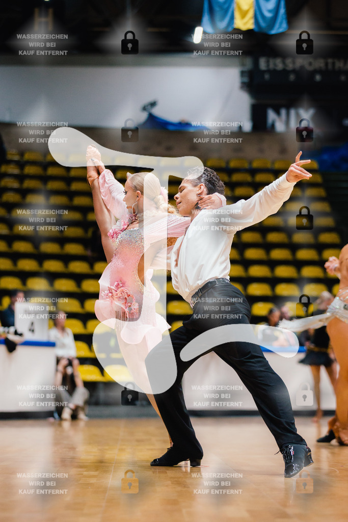 Hessen Tanzt WDSF Open Youth Latin 6th (16) Vakaris Bilcius _ Urte Pabrezaite (Lithuania)-2025-05-17-2745 | Webshop for digital downloads and prints of dance sport, event & show photographer Julian Link - Realisiert mit Pictrs.com
