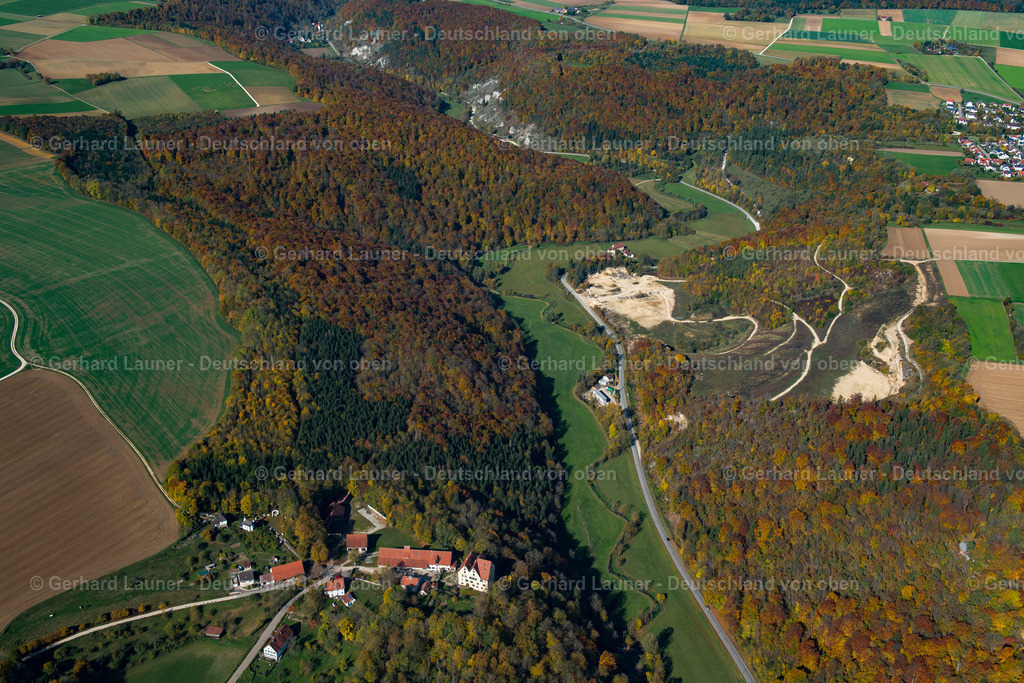 3704696 | HERRLINGEN 16.10.2017 Forstgebiete in einem Waldgebiet  in Herrlingen im Bundesland Baden-Württemberg, Deutschland // Forest areas in  in Herrlingen in the state Baden-Wuerttemberg, Germany Foto: Gerhard Launer