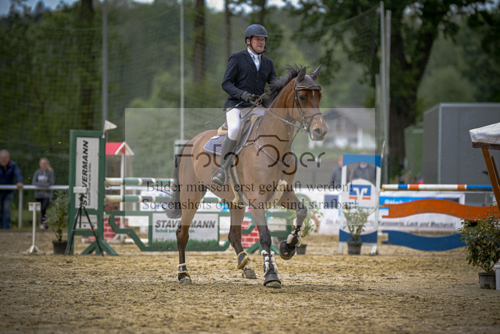 20240505-DOS_1022 | Entdecke hochwertige Reitturnierfotos von Foto Oger. Professionell, emotional und authentisch – jetzt Lieblingsmomente im Shop bestellen.Deutschlandweite Turnierfotografie. - Realisiert mit Pictrs.com