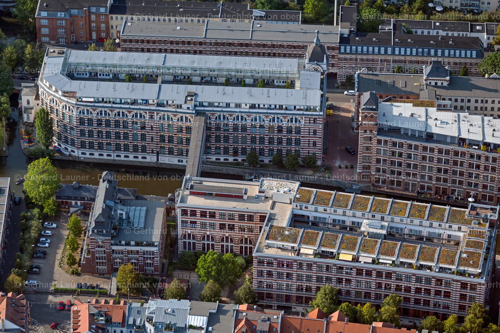 4040229 | LEIPZIG 14.09.2020 Gebäudekomplex der Hotelanlage TRINOM Business Apartments, Elster Lofts im Büro- und Geschäftshausviertel entlang Flussverlaufs Weiße Elster an der Nonnenstraße im Ortsteil Plagwitz in Leipzig im Bundesland Sachsen. Weiterführende Informationen bei: TAG Wohnen & Service GmbH. // Complex of the hotel building TRINOM Business Apartments, Elster Lofts in the office and commercial building district along the course of the Weisse Elster river on Nonnenstrasse in the district Plagwitz in Leipzig in the state Saxony. Further information at: TAG Wohnen & Service GmbH. Foto: Gerhard Launer