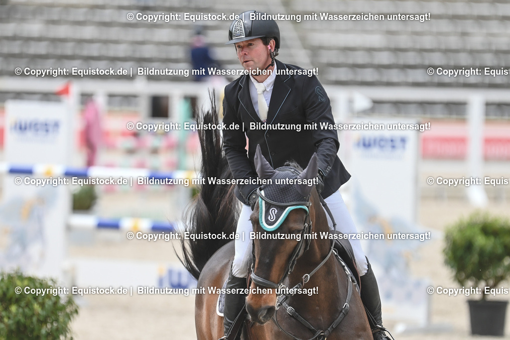 20230514_CCI4_Springen_0158 | equistock