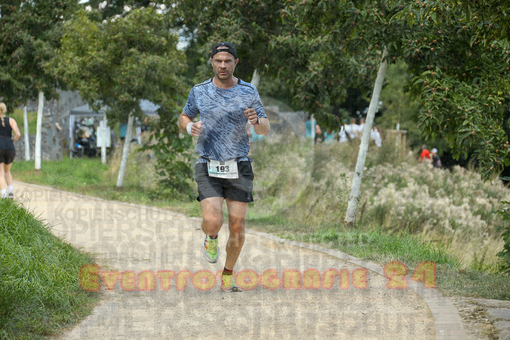 250824_1258_EX1_1052 | Sportfotografie im Rhein-Sieg Kreis, Köln, Bonn, NRW, Rheinland Pfalz, Hessen, etc. Unser Tätigkeitsfeld umfasst den Laufsport vom Volkslauf über den Marathon, Duathlon, Triathon bis zum Ultralauf wie Kölnpfad Ultra oder Schindertrail.
