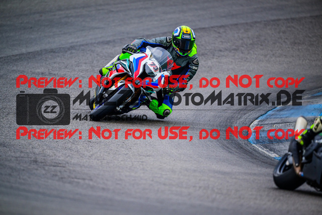 MaZZes_FotoMatrix_240614_6007705_5390 | WEISS