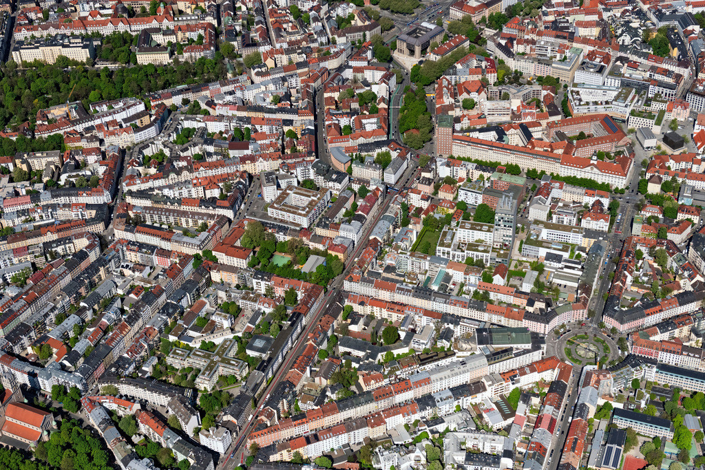 dr__0062960.jpg | MüNCHEN 29.04.2025 Innenstadtbereich im Stadtgebiet Glockenbachviertel an der Klenzestraße in München im Bundesland Bayern, Deutschland. // Cityscape of the district Glockenbachviertel on street Klenzestrasse in Munich in the state Bavaria, Germany. Foto: Daniel Reiter