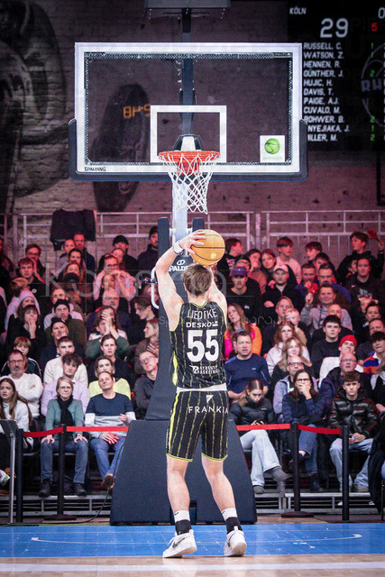 Barmer 2. Basketball Bundesliga ProA: Rheinstars Koeln vs. BBC Bayreuth, 11.01.26 | Köln, 11.01.26 - Lenny Liedtke (BBC Bayreuth, 55, SF) beim Freiwurf vor der Halbzeit während des Spiels der Barmer 2. Basketball Bundesliga ProA: Rheinstars Koeln vs. BBC Bayreuth in der Motor World in Köln.