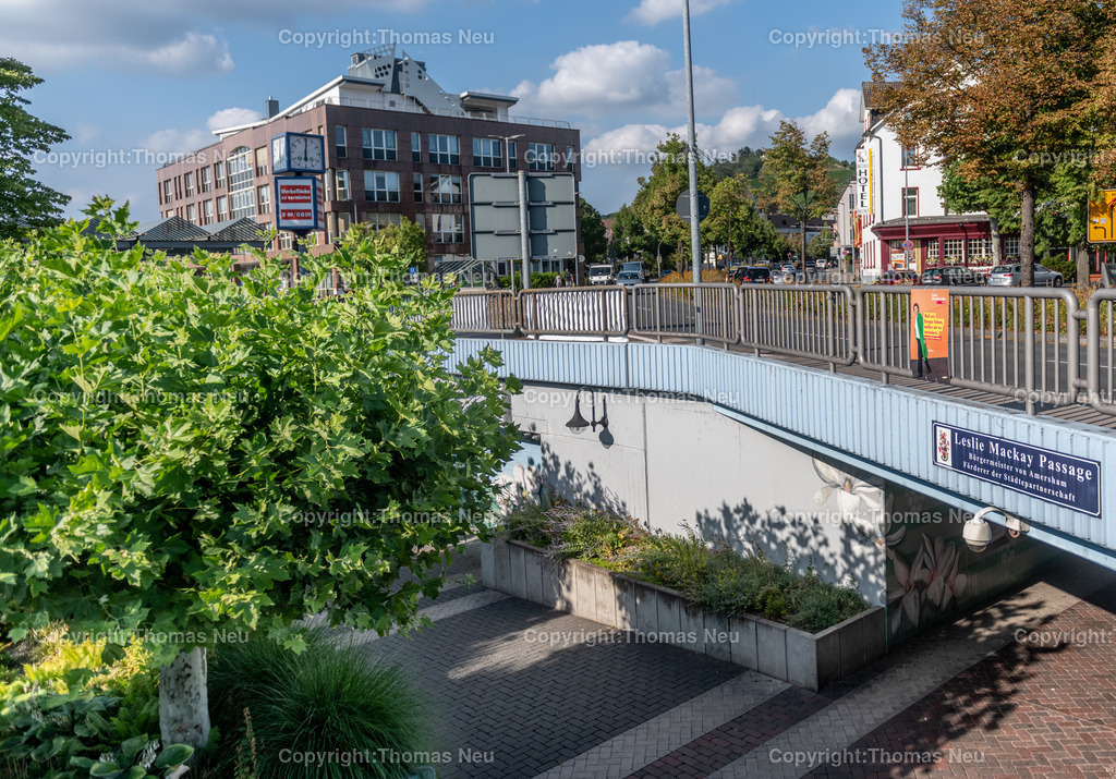 DSC_6507 | Der Bahnhof Bensheim ist ein wichtiger Verkehrsknotenpunkt an der Hessischen Bergstraße. Die Bilder zeigen Gleisanlagen, Bahnsteige, Züge und die Architektur des Bahnhofs im Wandel der Zeit. Fotografien aus dem Alltag des Bahnverkehrs und dem Stadtbild von Bensheim.