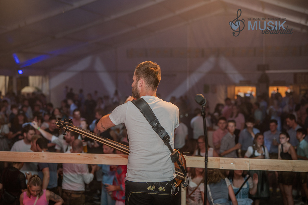 DSC_3879 | "Fussifoto.com – Ihr Ansprechpartner für hochwertige Fotografie! Entdecken Sie kreative Bilder und professionelle Dienstleistungen. Kontaktieren Sie uns für Ihre Projekte!"