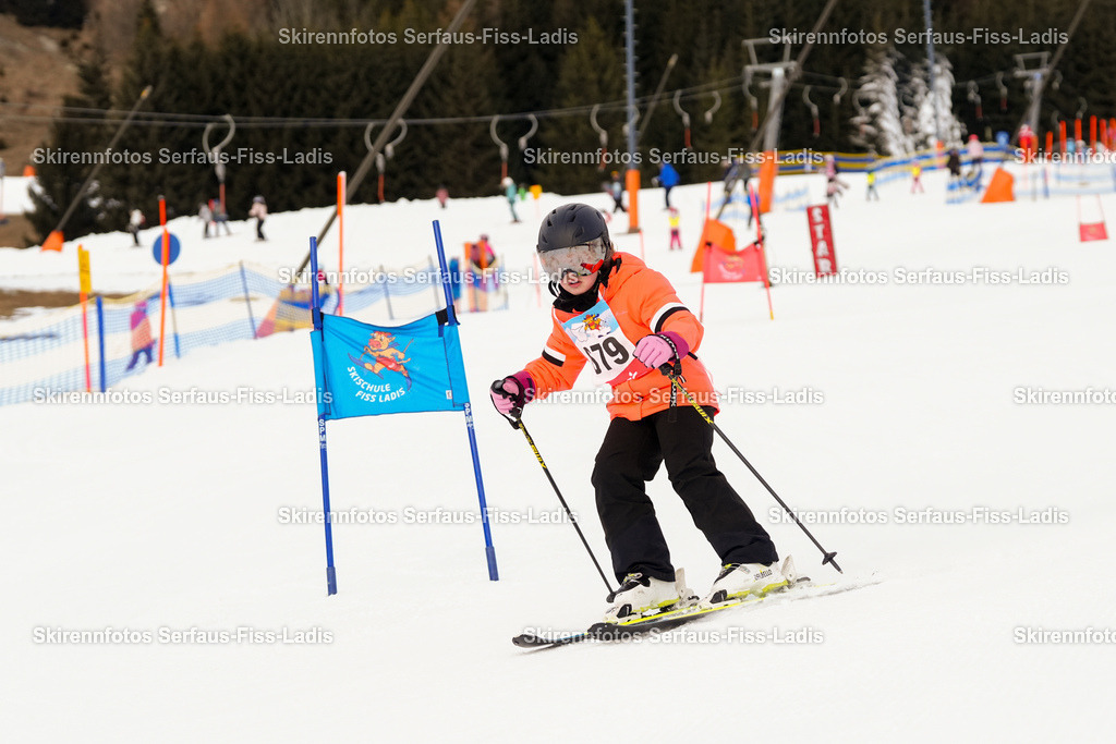 SRF_02.01.2026_0217 | Skirennfotos,Serfaus,Fiss,Ladis,Kinderskirennen,Winter,Tirol,Oberland,skirace,SFL,feelfree,weil wir's genießen,ski,Ski,skifahren,Sonnenplateau, - Realisiert mit Pictrs.com
