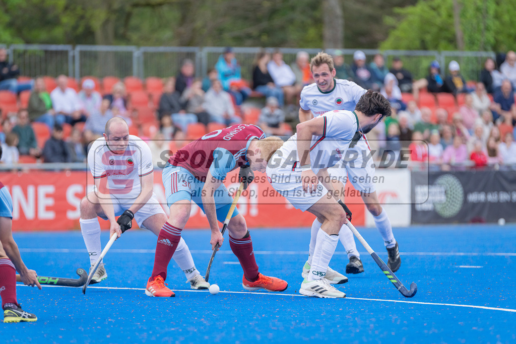 HK_20240414_100524 | 1. Bundesliga Hockey Herren Crefelder HTC - UHC Hamburg am 14.4.2024 CHTC, Krefeld , van Laak Max ( Crefelder HTC #5 ) , Schmid Philip ( UHC Hamburg #30 ) , Bachmann Lucas Maximilian ( Crefelder HTC #15 ) , Niklas Wellen ( Crefelder HTC 10 )