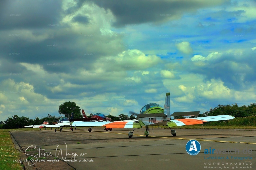 Flugplatz-Husum-airwatch-wagner154 | Entdecken Sie atemberaubende Luftbilder und Fotografien auf airwatch.de - Tauchen Sie ein in eine Welt voller faszinierender Aufnahmen aus der Vogelperspektive.