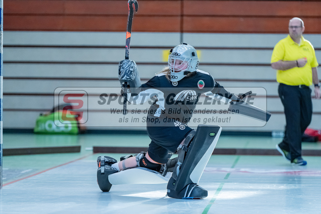 HK_20231217_107676 | 1. Bundesliga Damen Crefelder HC - Düsseldorfer HC  am 17.12.2023 Sporthalle Glockenspitz, Krefeld , Lotta Dittrich ( Crefelder HTC )