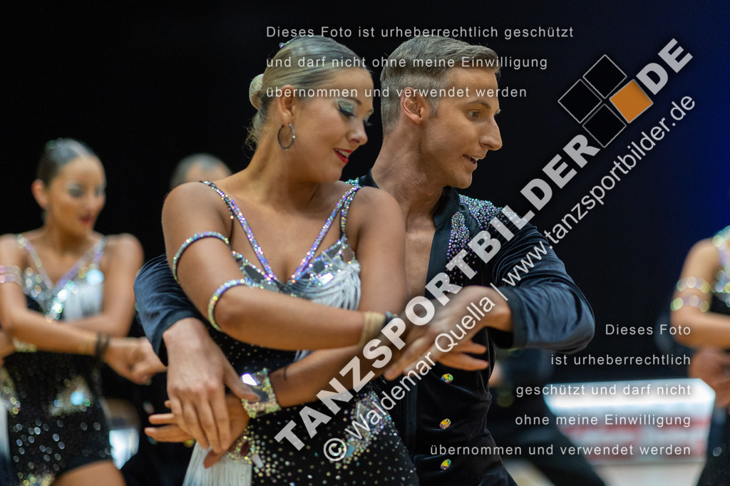 20230115-00582 | Hier finden Sie Tanz Bilder vom Latein und Standard Formationen tanzen. Sportbilder vom Tanzsport. Schöne Fotos und von Weltmeisterschaft, Europameisterschaft, Bundesliga, Regionalliga, Oberliga und Landesliga sowie von GOC Stuttgart, DanceComp, WM Bremen