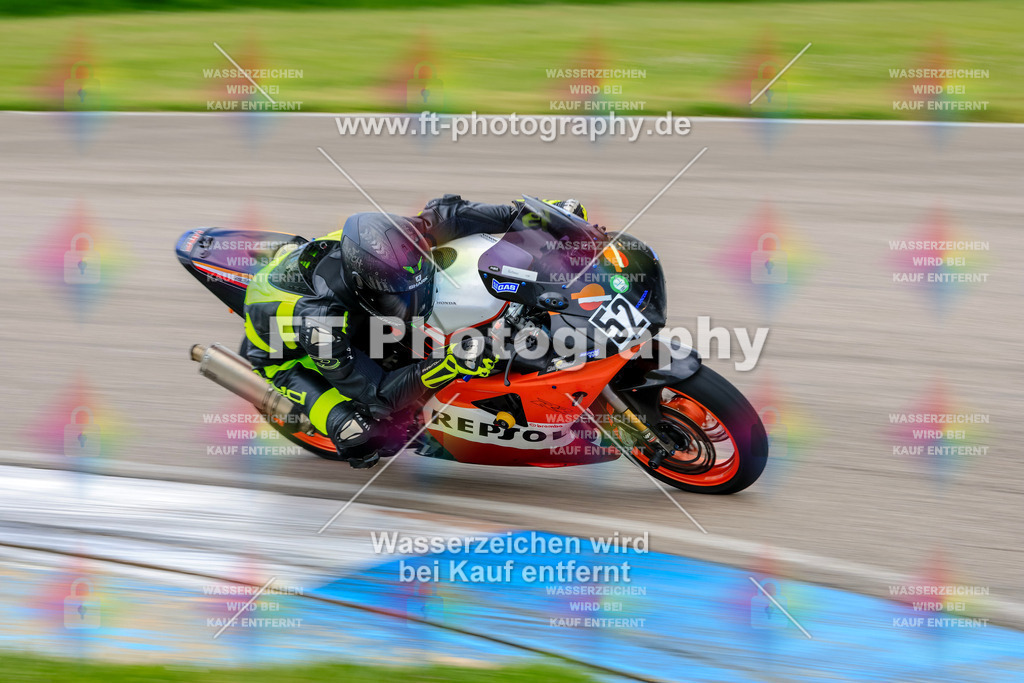 MotoTeam-9542 | Hier findet Ihr Bilder von Touristenfahrten auf der Nürburgring Nordschleife oder von anderen Veranstaltungen die ich besucht habe. Viel Spass beim Durch Schauen 