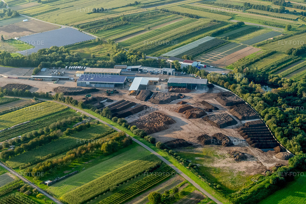 Luftbild: Gelände der Abdeckerei OCO H. Weber GmbH & Co. KG im Ortsteil Urloffen in Appenweier im Bundesland Baden-Württemberg in Deutschland. Foto: P1010211.jpg vom 15.09.2014 durch Werner Riehm/FLY-FOTO.de