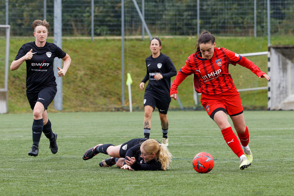 FCHHOH_251005_7686 | 1.FC Heidenheim 1846 II vs. SGM Hohenmemmingen/Sontheim, Fußball, Frauen, Bezirksliga, 2025/2026, 4. Spieltag, 05.10.2025 in Heidenheim, Kunstrasen b. Voith-Arena West(Foto: Michael Bulling) - Realisiert mit Pictrs.com