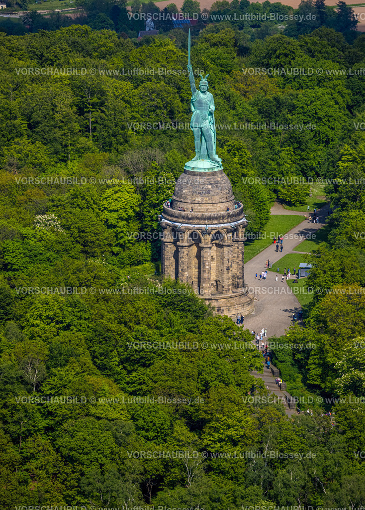 Detmold240505642Hermannsdenkmal_TeutoburgerWald | Luftbild, Hermannsdenkmal, kulturelle Statue des Cheruskerfürsten, nach Entwürfen von Ernst von Bandel, Teutoburger Wald, Hiddesen, Detmold, Ostwestfalen, Nordrhein-Westfalen, Deutschland