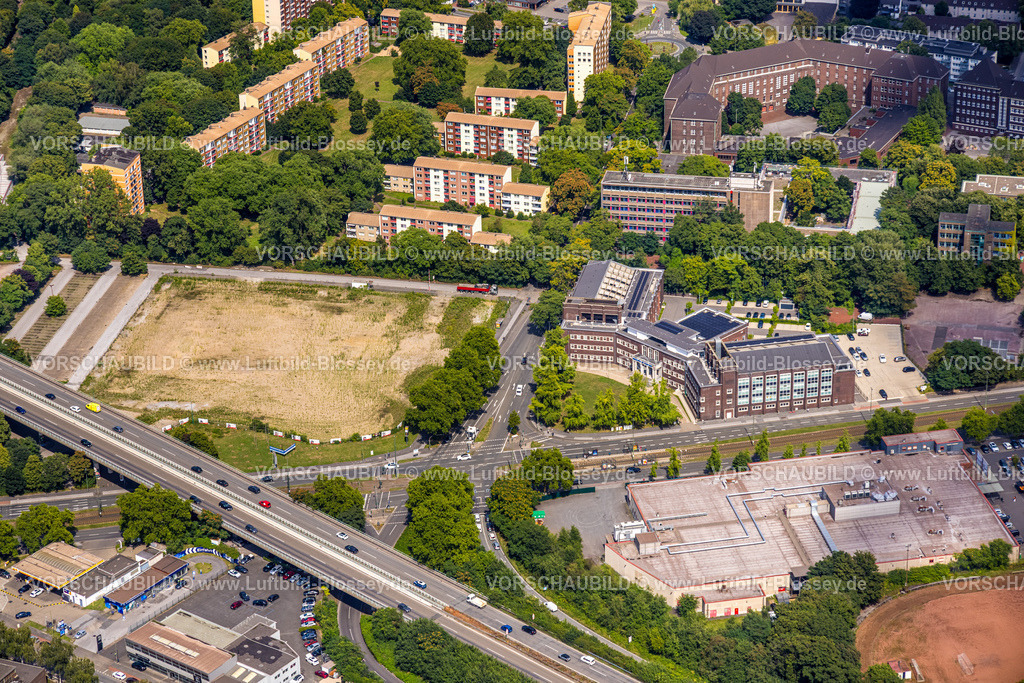 Duisburg250705604Nord | Luftbild, Jobcenter im ehemaligen Stadtbad, Brachfläche der ehemaligen Rhein-Ruhr-Halle, Obermarxloh, Duisburg, Ruhrgebiet, Nordrhein-Westfalen, Deutschland
