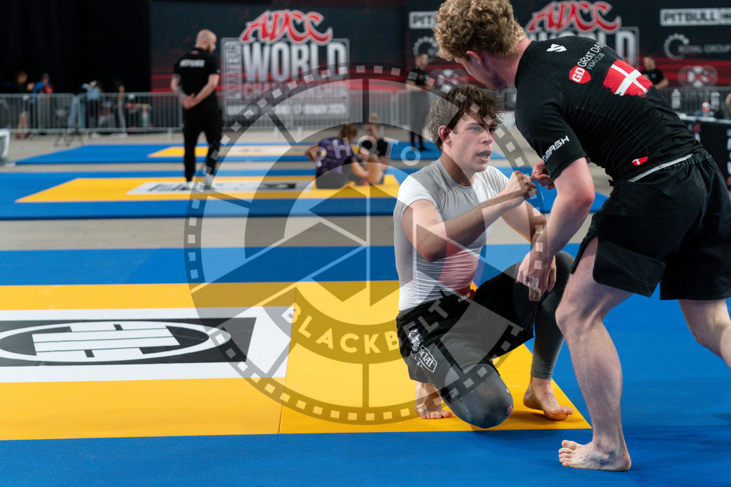 20250517PBB0553 | Athletes compete during the first day of the ADCC Amateur World Championship on May 15, 2025 in Warsaw, Poland. © Chiara Dazi / photoblackbelt
