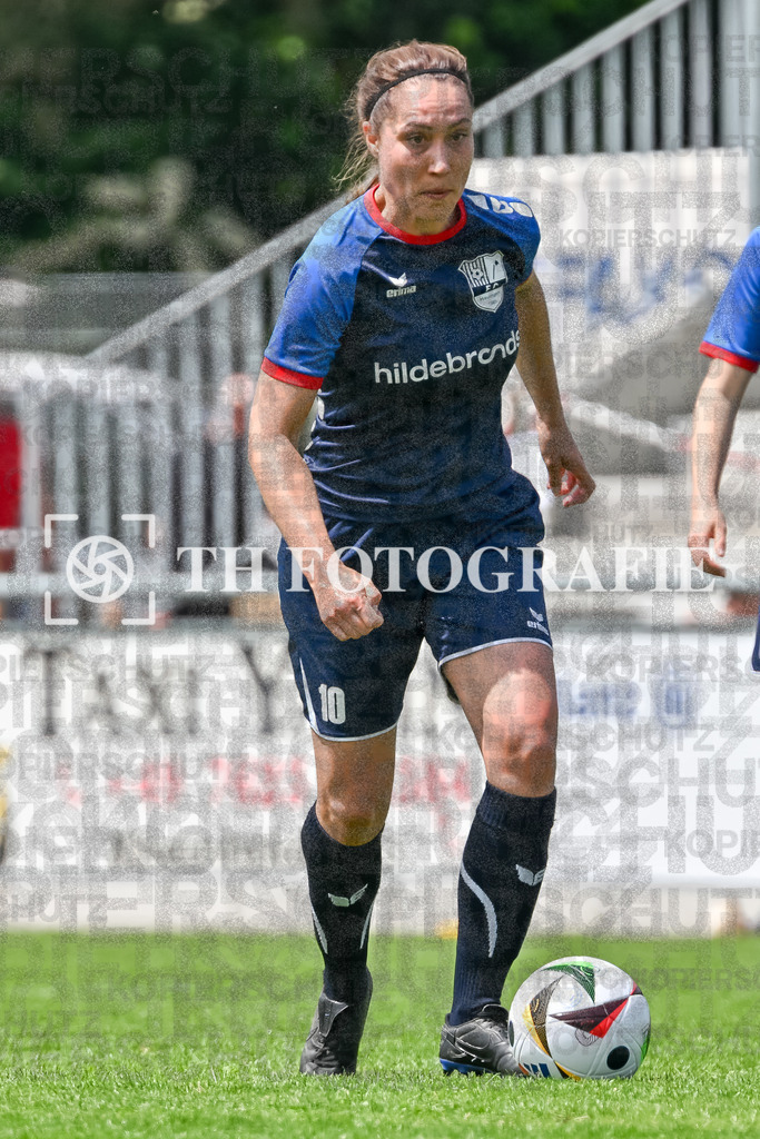 GER, FC Hauingen - SV Waldhaus, Frauen-Fussball, Rothaus Bezirkpokal, Finale, Saison 2024/2025, 29.05.2025 | Larissa Zimmermann (FC Hauingen, #10)GER, FC Hauingen - SV Waldhaus, Frauen-Fussball, Rothaus Bezirkpokal, Finale, Saison 2024/2025, 29.05.2025Foto: TH Fotografie/Thomas Hess
