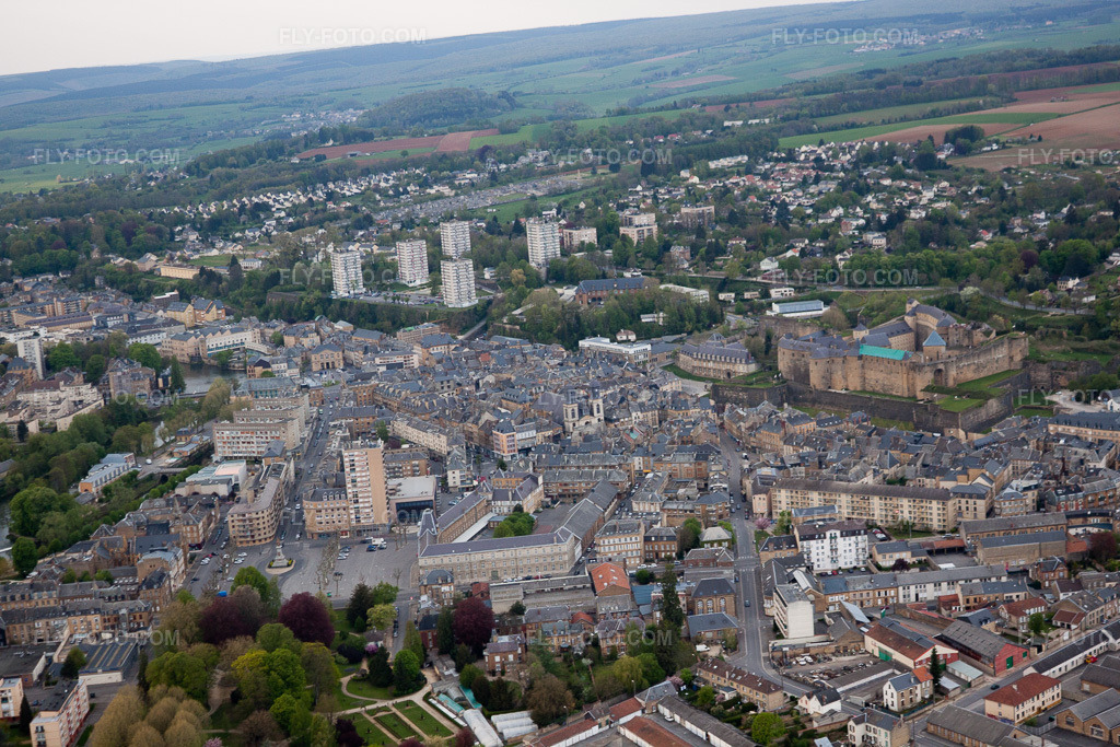Aerial view: View of the town in Sedan in the state Ardennes, France. – Photo: IMG_39842.jpg taken on 04/16/2011 by Werner Riehm/FLY-FOTO.com – Resolution of the original: 4752 x 3168 px